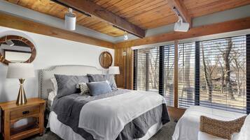 House, Multiple Beds, Kitchen (Cedar Nest) | 3 bedrooms, individually decorated, individually furnished, free WiFi