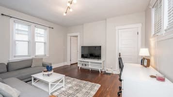 Kondominium, 1 Tempat Tidur Queen, dapur | Area keluarga | TV