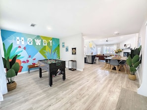 Game room - Sageview Cottage 4 BDR w/ Pool, Pet Friendly! (Houston)