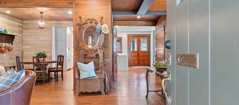 Leipers Retreat Secluded 3 BDR Craftsman Home