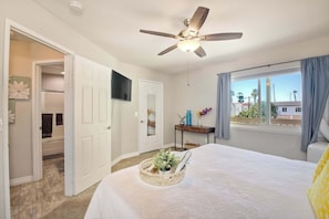 Condo, 1 King Bed with Sofa bed, Balcony, Garden View (Silver Surf Getaway) | 1 bedroom, individually decorated, individually furnished, free WiFi