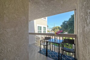 Condo, 1 King Bed with Sofa bed, Balcony, Garden View (Silver Surf Getaway) | Outdoor dining