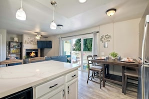 Condo, 1 King Bed with Sofa bed, Balcony, Garden View (Silver Surf Getaway) | Dining
