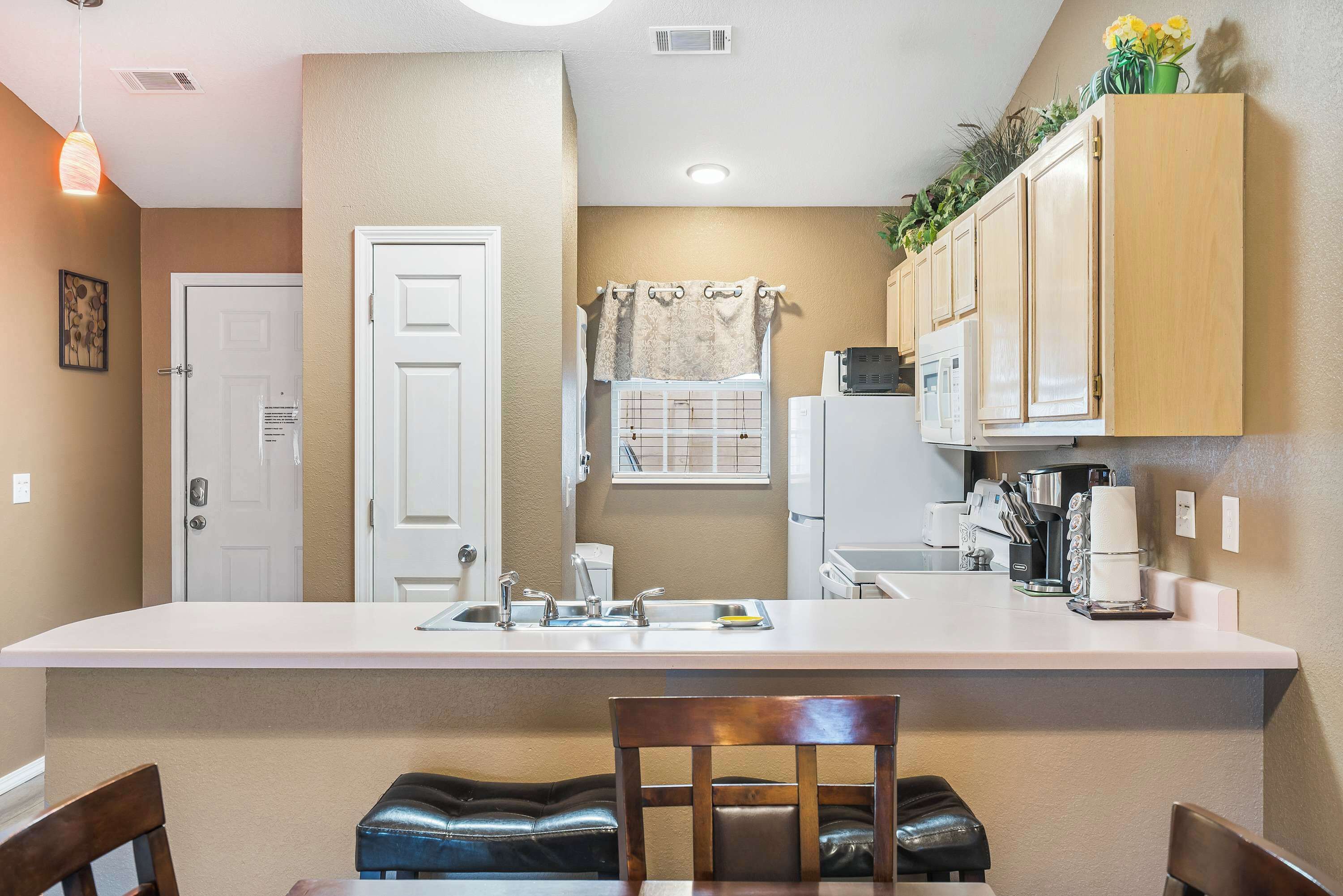 公寓客房, 多張床, 陽台 (Stunning Water View) | 私人廚房 | 咖啡機/沖茶器