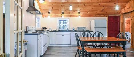Cabin, Multiple Beds, Kitchen, Garden View (Cottage by the Pond) | Private kitchen | Fridge, microwave, oven, stovetop