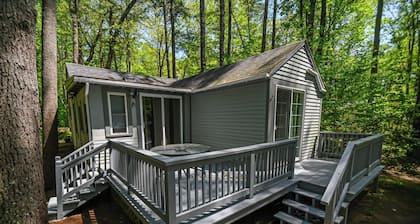 Cottage by the Pond The Perfect Cozy Escape!