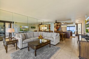 Condo, 1 King Bed, Balcony, Ocean View (110 Kaanapali Shores Place, #405) | Living area