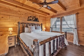 Ferienhütte, Mehrere Betten, Whirlpool, Bergblick (Moosehead Lodge) | 2 Schlafzimmer, individuell dekoriert, individuell eingerichtet