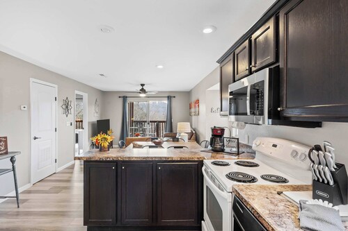 Silver Lake Hideaway Chic 2 Bdr, Dog Friendly!