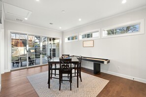 House, Multiple Beds, Patio, Garden View (Skyline Chic Farmhouse) | Games room