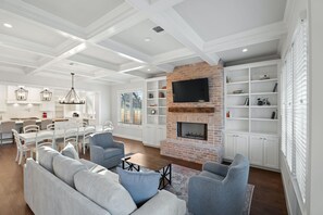 House, Multiple Beds, Patio, Garden View (Skyline Chic Farmhouse) | Living area - Gated 5 Bedroom Walkable to East Austin (Austin)