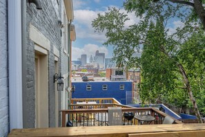 House, Berbilang Katil, Balcony, City View | Tempat makan luar