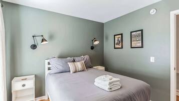 House, Multiple Beds, Balcony, Garden View | 3 bedrooms, individually decorated, individually furnished, free WiFi