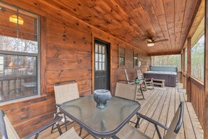 Outdoor dining - Cabin in the Woods w/ Hot Tub & Games! (Sevierville)