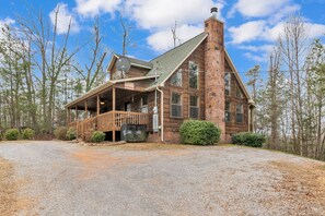 Exterior - Cabin in the Woods w/ Hot Tub & Games! (Sevierville)