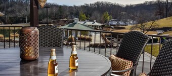 Birdie's Bliss 2BR Condo Sleeps 6!