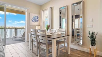 House, Multiple Beds, Patio, Garden View (Lafitte's Landing Lakeview Cottage) | Dining