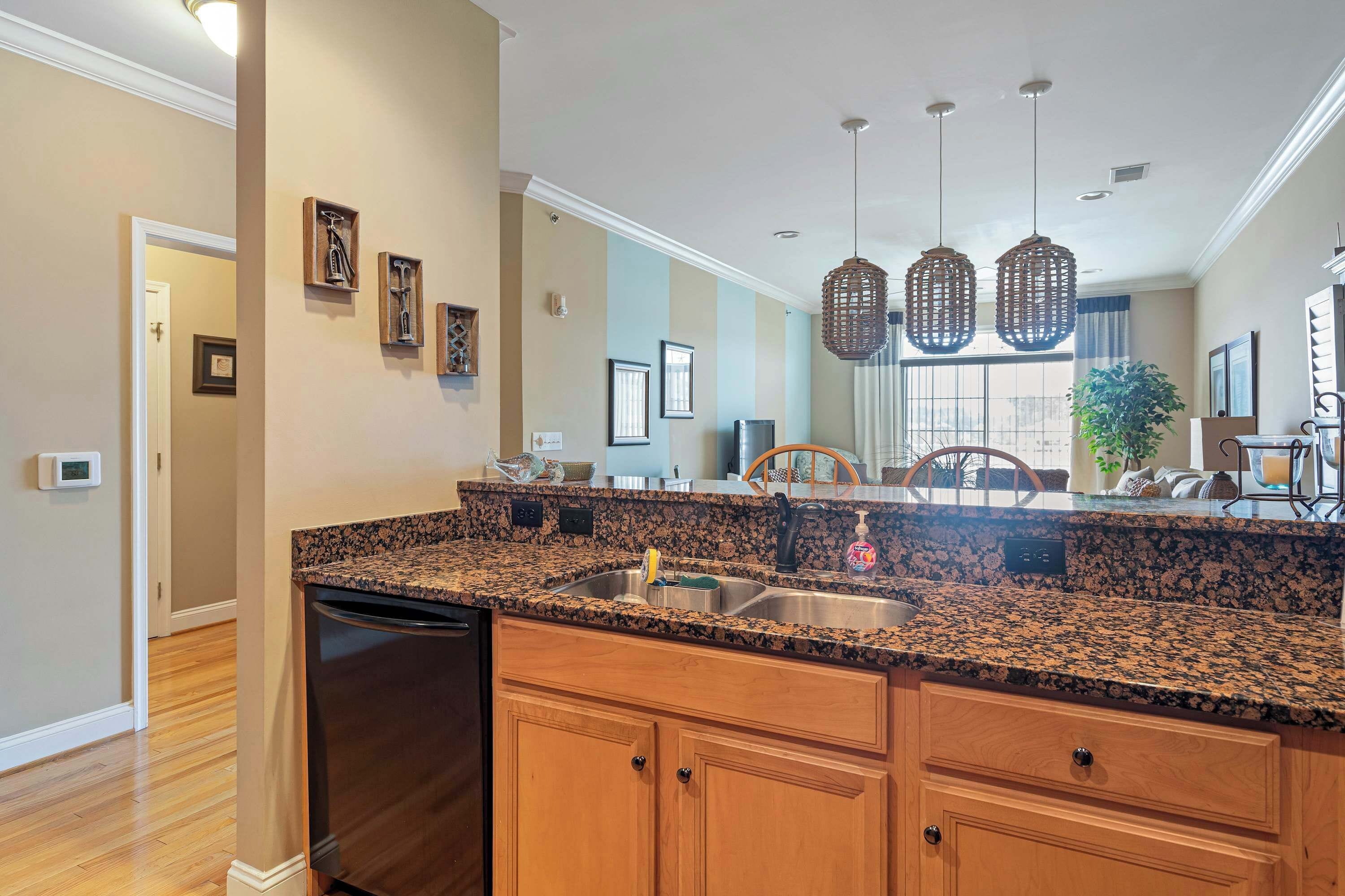 公寓式客房, 多张床, 阳台, 泳池景观 (Grande at Canal Retreat) | 住宿内部