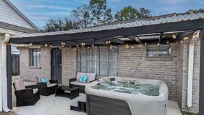 Unclassified image, 4 of 37, button - Vibrant Getaway Say Hello to the Best of Houston (Missouri City)