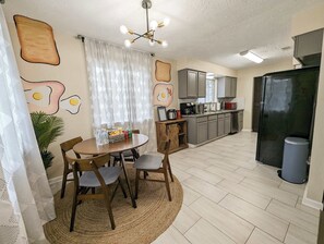 House, Multiple Beds, Hot Tub, Garden View (Vibrant Getaway) | Dining