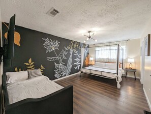 House, Multiple Beds, Hot Tub, Garden View (Vibrant Getaway) | 4 bedrooms, individually decorated, individually furnished, free WiFi