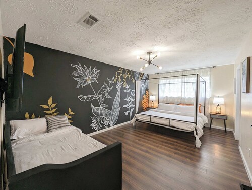 Vibrant Getaway Say Hello to the Best of Houston