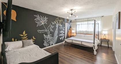 Vibrant Getaway Say Hello to the Best of Houston