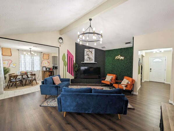 House, Multiple Beds, Hot Tub, Garden View (Vibrant Getaway) | Living area | 42-inch flat-screen TV with digital channels, fireplace