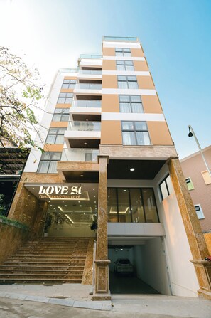 Front of property - Love St Hotel (Hanoi)