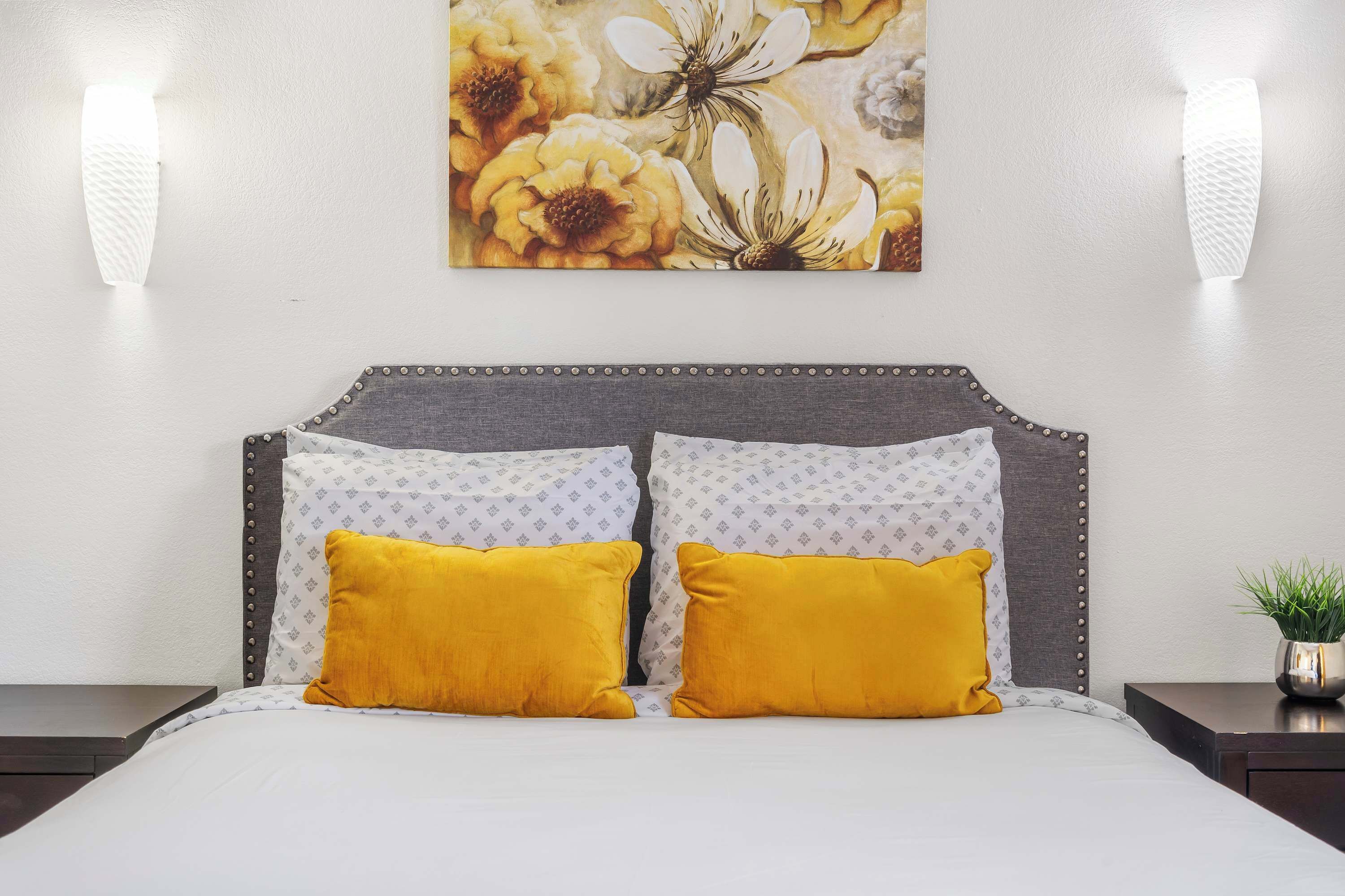 Condo, 1 Queen Bed, Patio, Garden View (Windsor Cottage) | 1 bedroom, individually decorated, individually furnished, free WiFi