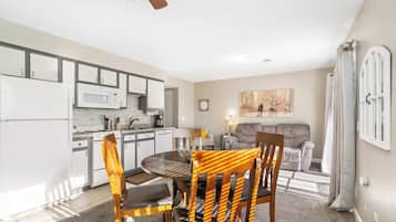 Leilighet, 1 queensize-seng, terrasse, hageutsikt (Windsor Cottage) | Innvendig
