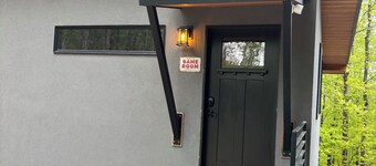 Spacious home on 225 Acres! Country living at its best!Unit#2