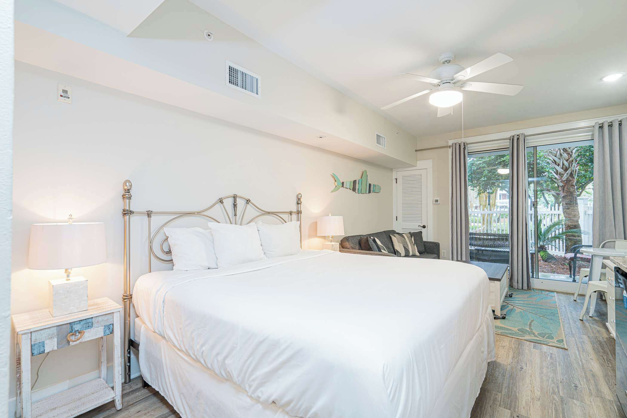 1 habitación, decoración personalizada y muebles diferentes 