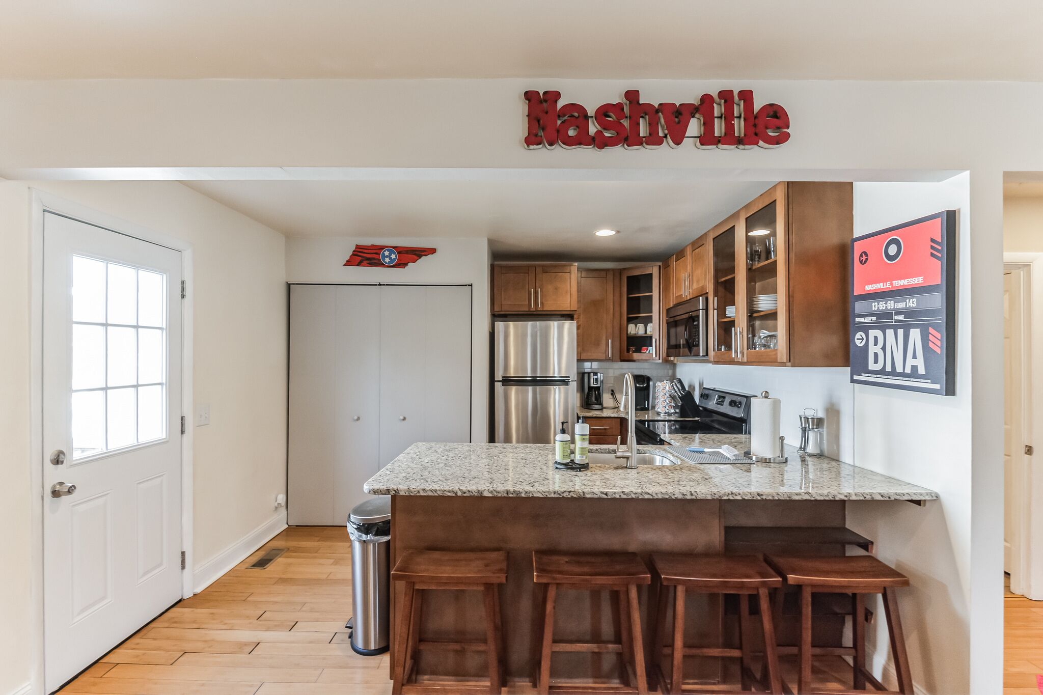 House, 2 Queen Beds, Kitchen, Garden View | Private kitchen | Fridge, microwave, oven, stovetop