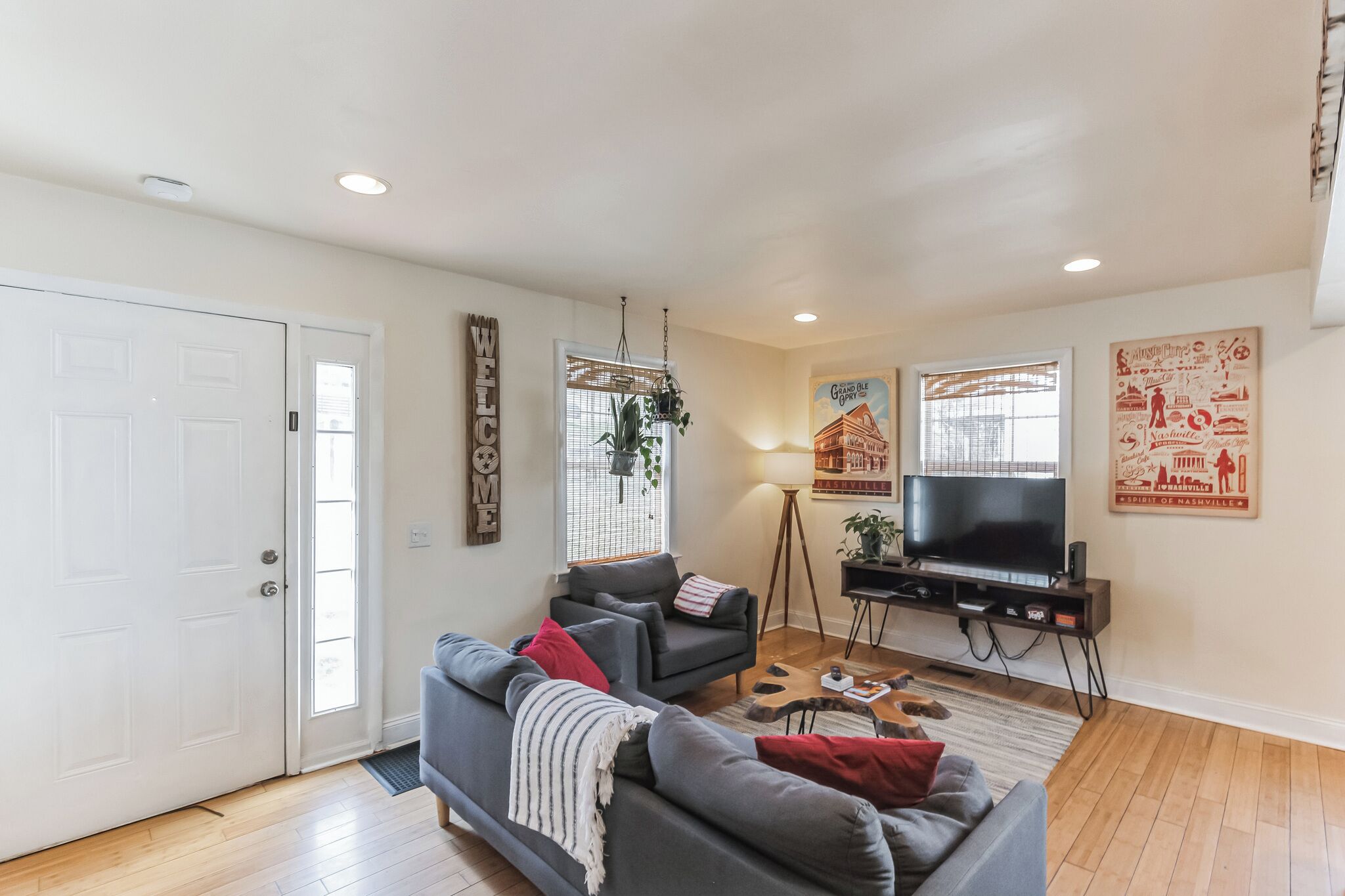 House, 2 Queen Beds, Kitchen, Garden View | Living area | TV