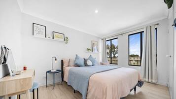 3 bedrooms, iron/ironing board, free WiFi, bed sheets