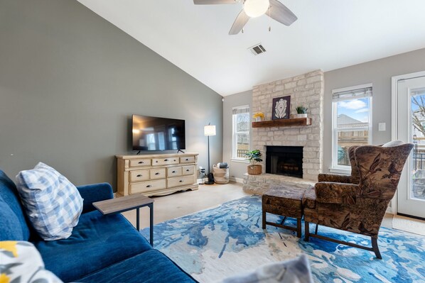 House, Multiple Beds, Patio, Garden View (Bluebonnet Bliss) | Living area | 42-inch flat-screen TV with digital channels