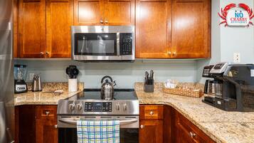 Condo, Multiple Beds, Pool Access, Ocean View | Private kitchen | Fridge, microwave, oven, stovetop