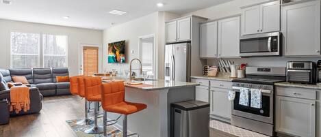 House, Multiple Beds, Kitchen | Private kitchen