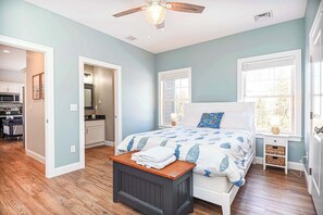 Maison, plusieurs lits, accÚs piscine, vue jardin (Maritime Meadows) | 3 chambres, décoration personnalisée, ameublement personnalisé