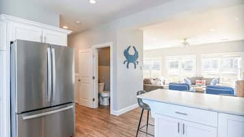 House, Multiple Beds, Pool Access, Garden View (Maritime Meadows) | Interior