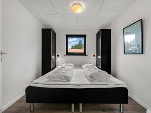 4 bedrooms, WiFi - "Nona" - 1.1km from the sea by Interhome (Blåvand)