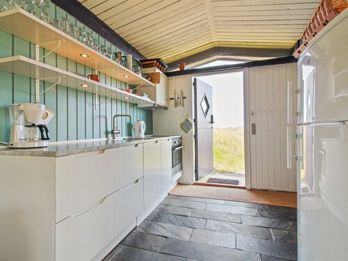 "Scarlett" - 300m from the sea by Interhome