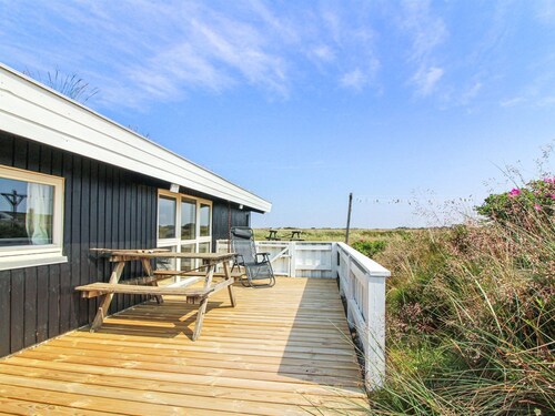 "Scarlett" - 300m from the sea by Interhome