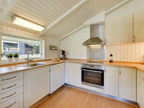 Fridge, microwave, dishwasher, cookware/dishes/utensils