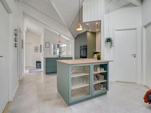 Réfrigérateur, micro-ondes, four, lave-vaisselle