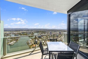 Outdoor dining - Escape to luxury in this exquisite 1 bedroom plus study, 1 bathroom apartment! (Gold Coast)