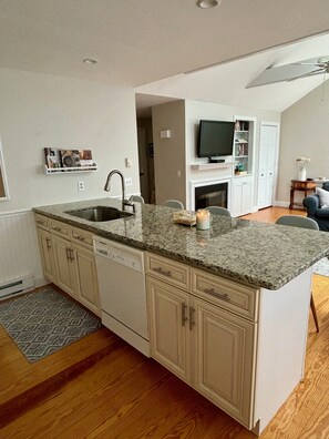 Interior - Bright, sunny condo in North Chatham! (Chatham)