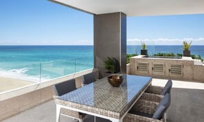 Outdoor dining - Luxurious Modern 3 Bedroom Oceanfront in Los Cabos @ Garza Blanca Resort & Spa (Cabo San Lucas)