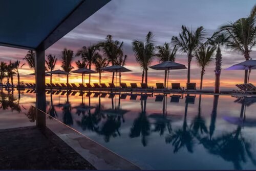 Luxurious Modern 3 Bedroom Oceanfront in Los Cabos @ Garza Blanca Resort & Spa
